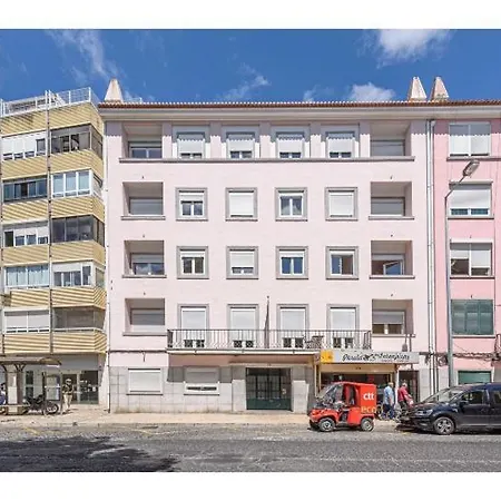 Houze Spacious 4 Bedroom Flat Near Zoo Apartman